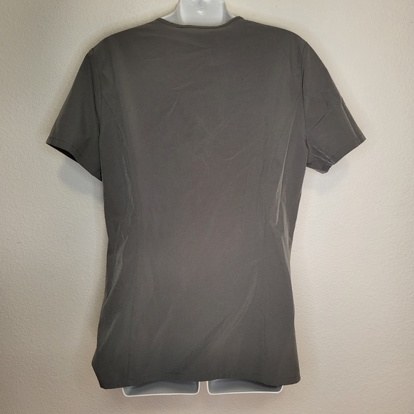 Figs Fionlite Scrubs Tops in Slate Grey size Medium - Picture 2 of 4